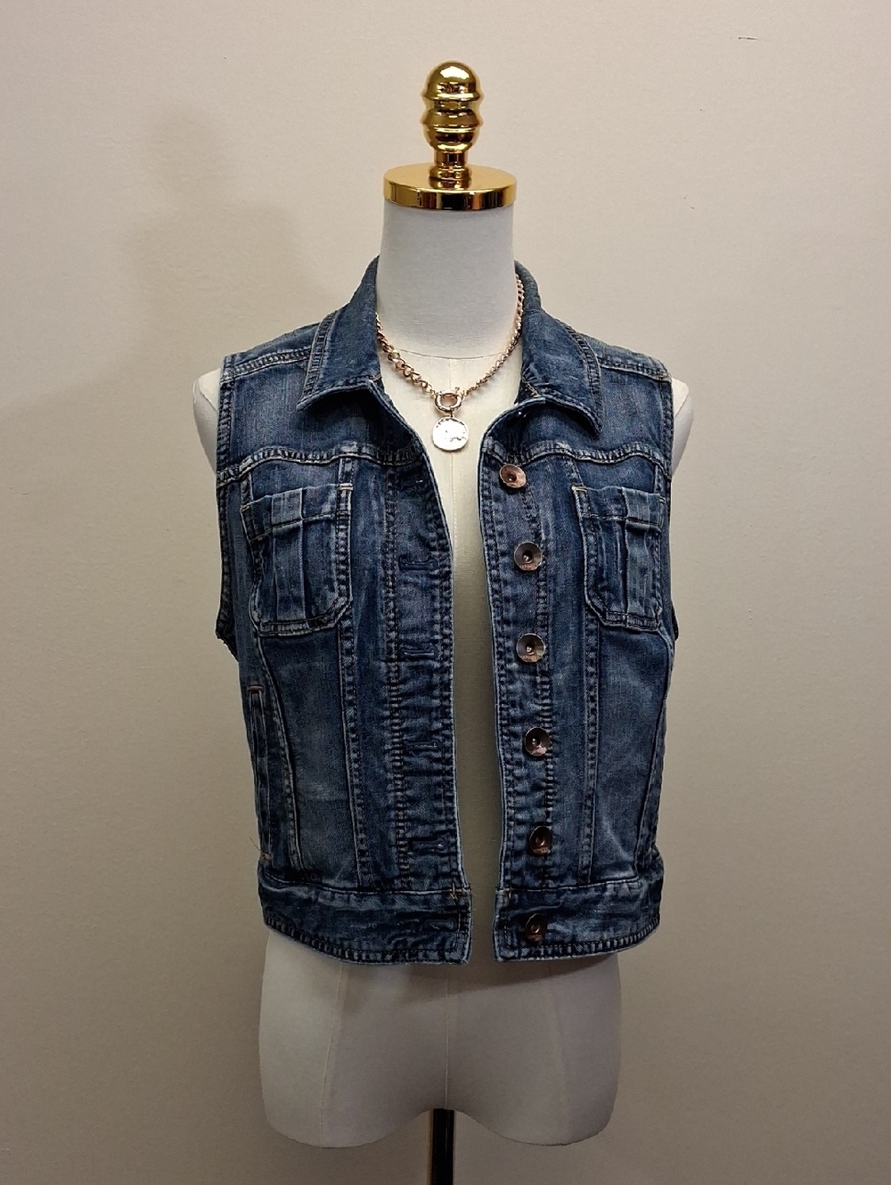 EXPRESS Denim Vest Button Front Fitted Medium Wash Sleeveless Size Medium